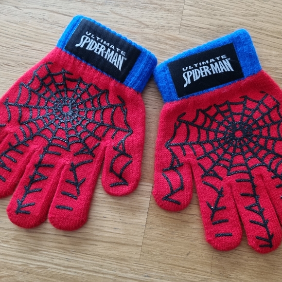 NWT Spiderman beanie and gloves - Picture 6 of 7